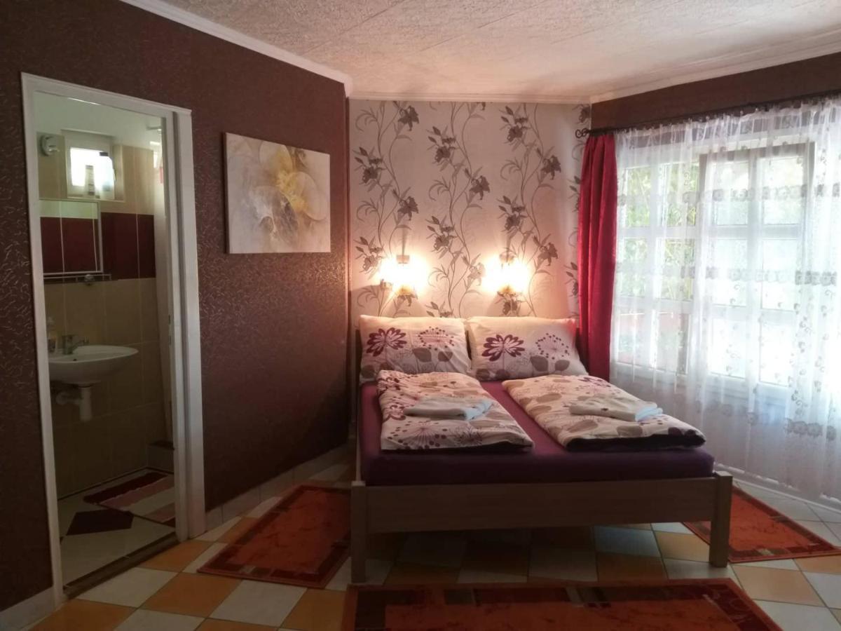 Gyoengyvirag Apartment Romhány エクステリア 写真