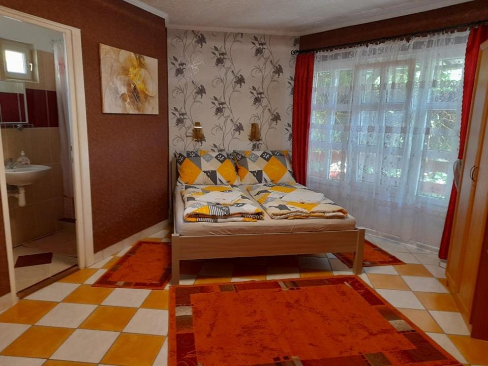 Gyoengyvirag Apartment Romhány エクステリア 写真