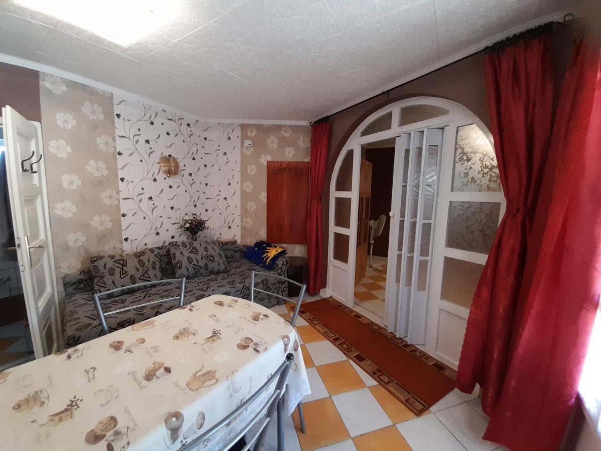 Gyoengyvirag Apartment Romhány エクステリア 写真