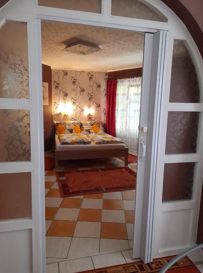 Gyoengyvirag Apartment Romhány エクステリア 写真