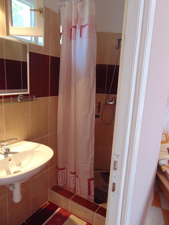 Gyoengyvirag Apartment Romhány エクステリア 写真
